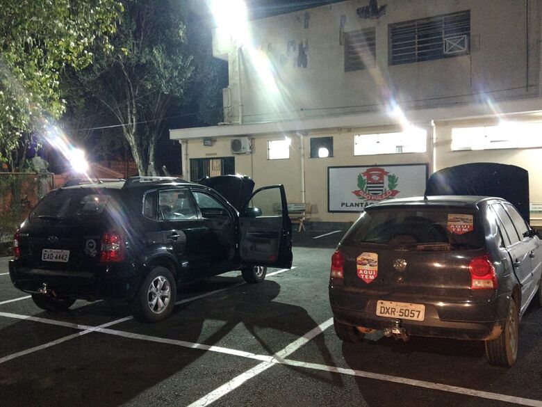 ROCAM apreende carros "dublê" em assentamento sem terra - Crédito: Luciano Lopes