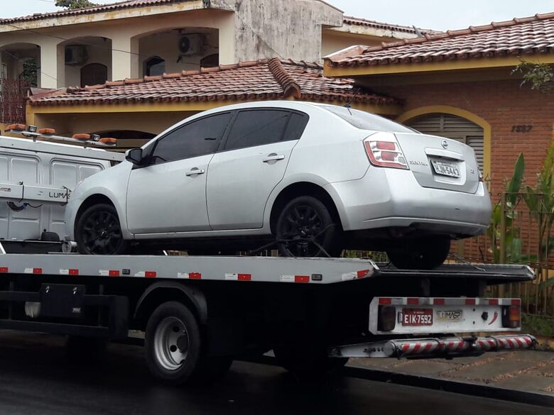 Carro furtado utilizado em assalto em São Carlos é localizado pela PM - Crédito: Maycon Maximino