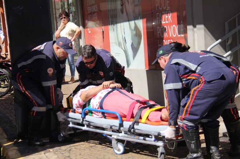 Colisão no centro deixa uma mulher ferida - Crédito: Maycon Maximino