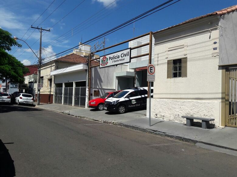 Ladrão rouba mochila de estudante em terreno abandonado - Crédito: Arquivo/SCA