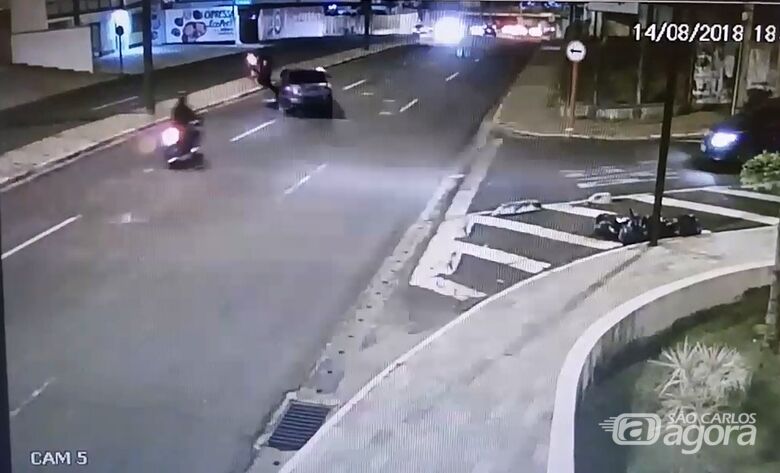 Câmeras registram acidente que terminou na morte de motociclista [vídeo] - 