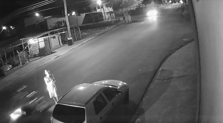 Câmera flagra atropelamento no Aracy II; moradores pedem instalação de lombada - Crédito: Divulgação