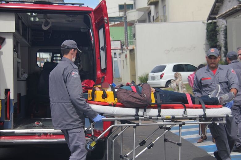 Colisão lateral deixa motociclista ferido - Crédito: Maycon Maximino