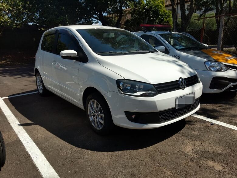 Ao atender suposto tráfico, PM apreende carro envolvido em estelionato - Crédito: Luciano Lopes