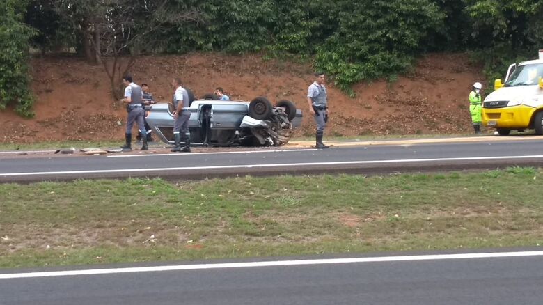 Colisão seguida de capotamento deixa dois mortos na Washington Luis - Crédito: Jornal Cidades