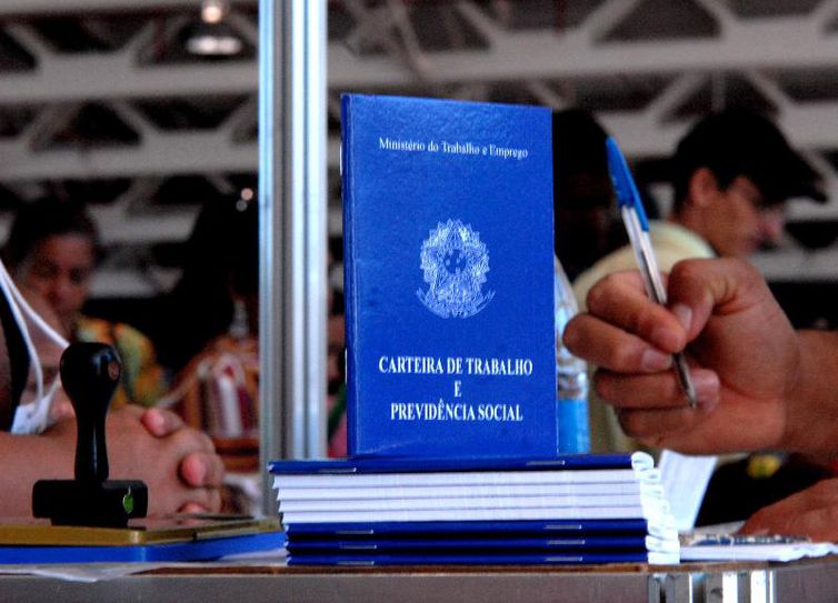 Agências dos Correios poderão emitir carteira profissional sem custo - Crédito: Marcello Casal Jr./Agência Brasil