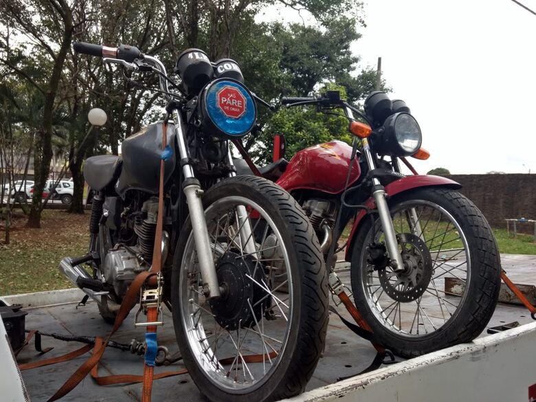 Jovens iriam esconder motos atrás da UPA Aracy - Crédito: Luciano Lopes