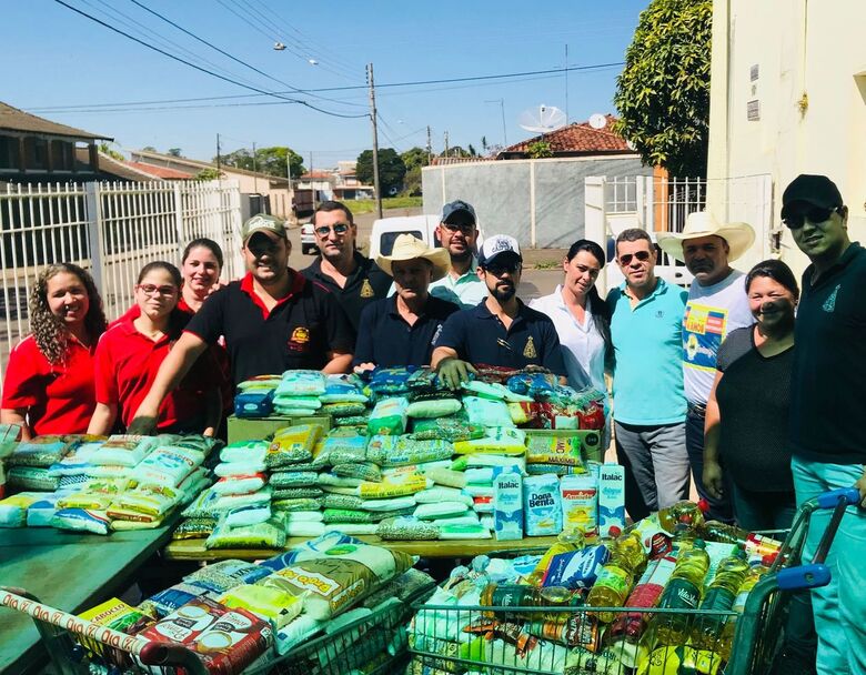 Paixão Sertaneja entrega 754 kg de alimentos ao abrigo Helena Dornfeld - Crédito: Divulgação