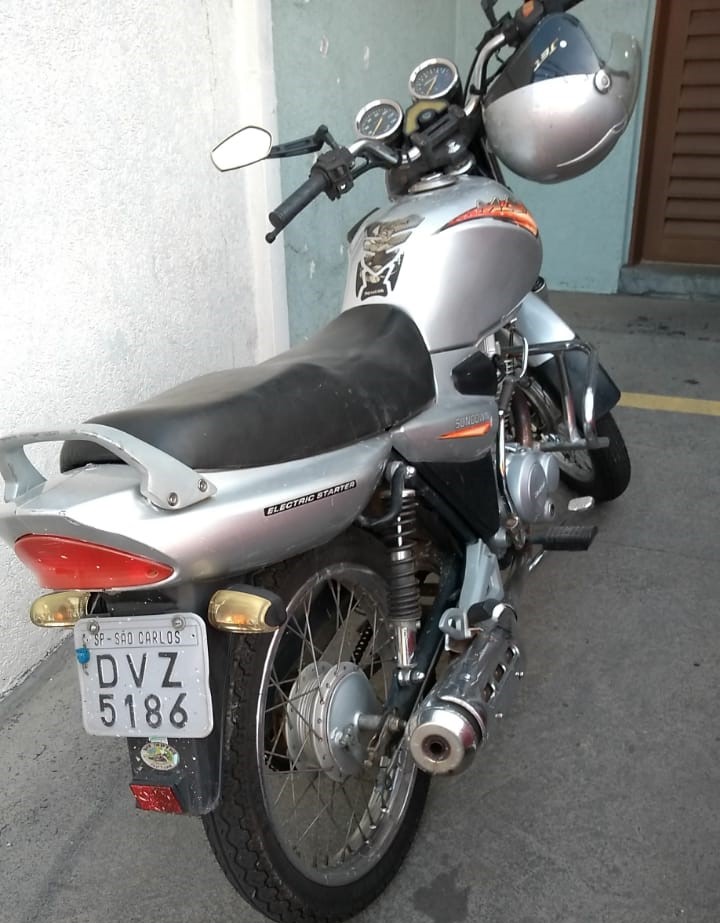 Adolescentes são flagrados com moto furtada - Crédito: Divulgação