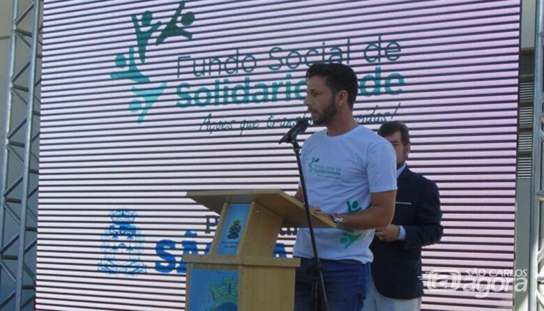 Vereador Elton Carvalho em reinauguração do Fundo Social de Solidariedade - Crédito: Assessoria do vereador