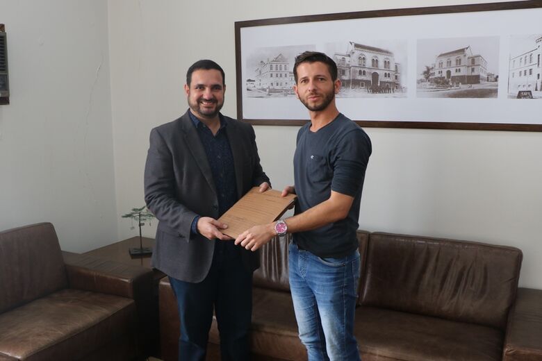 Vereador Elton Carvalho agradece a participação dos munícipes sobre a abertura do “Calçadão” - Crédito: Divulgação