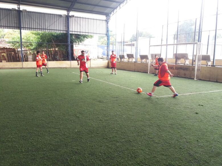 Crianças com necessidades especiais da Paralelo retorna às atividades recreativas no CE Multi Esporte - Crédito: Divulgação