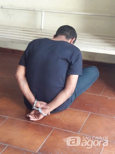 Dupla rouba sacolão e um dos ladrões é preso - Crédito: Maycon Maximino