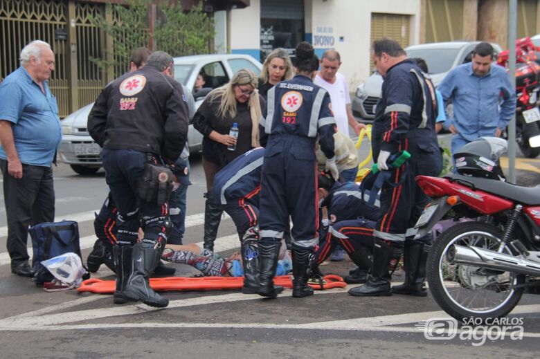 Criança é atropelada por moto na faixa de pedestres - Crédito: Maycon Maximino