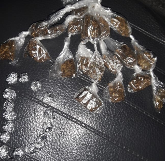 Travesti é acusada de tráfico de drogas - Crédito: Divulgação