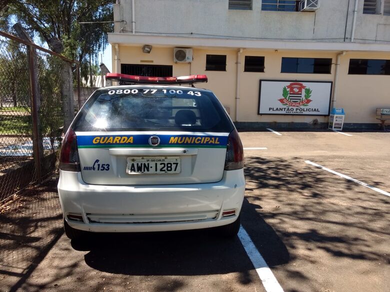 Marido espanca mulher no Jardim Embaré - Crédito: Luciano Lopes