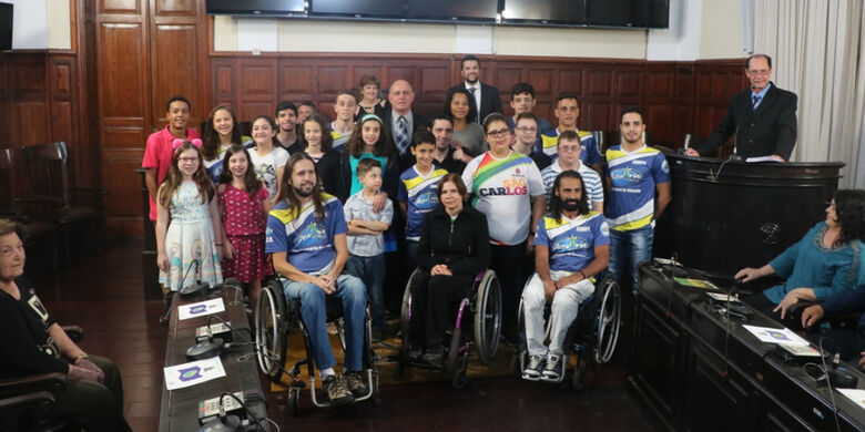 Mitcho Bianchi recebe título de Cidadão Benemérito São-carlense - Crédito: Divulgação