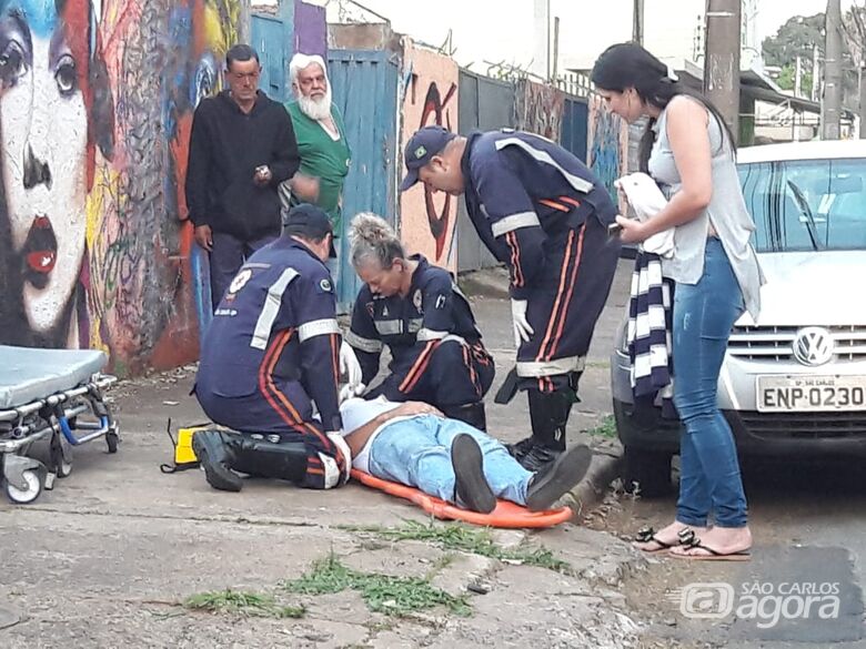 Ciclista fica ferido após sofrer queda na Vila Isabel - Crédito: Maycon Maximino