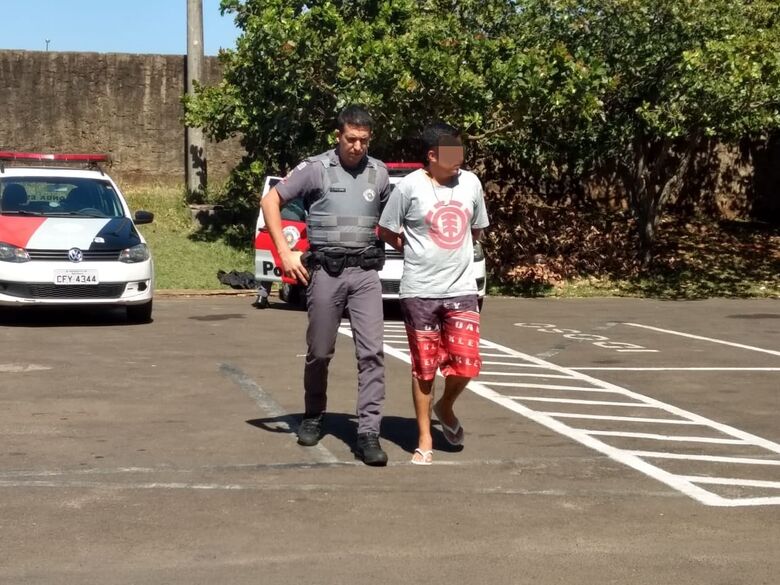 Homem é flagrado com cocaína em bar - Crédito: Luciano Lopes