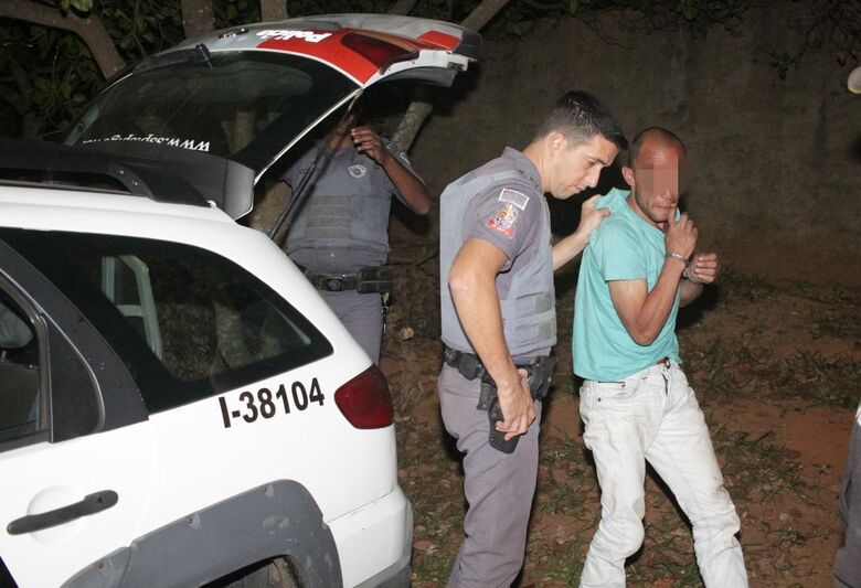 Homem invade borracharia e é surpreendido pela PM - Crédito: Marco Lúcio