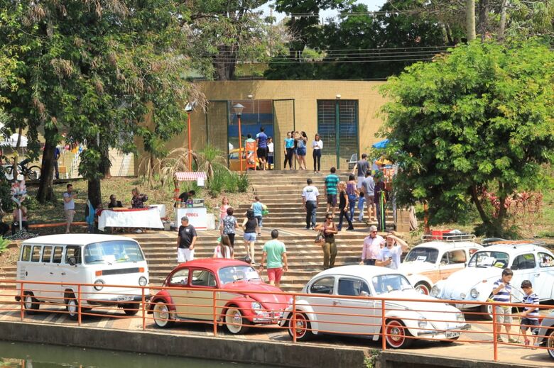 Fusquinhas e carros antigos encantam no Parque Bicão - Crédito: Marco Lúcio