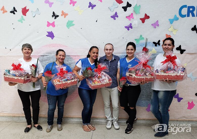 Escola Municipal Mendes homenageia funcionários - Crédito: Divulgação