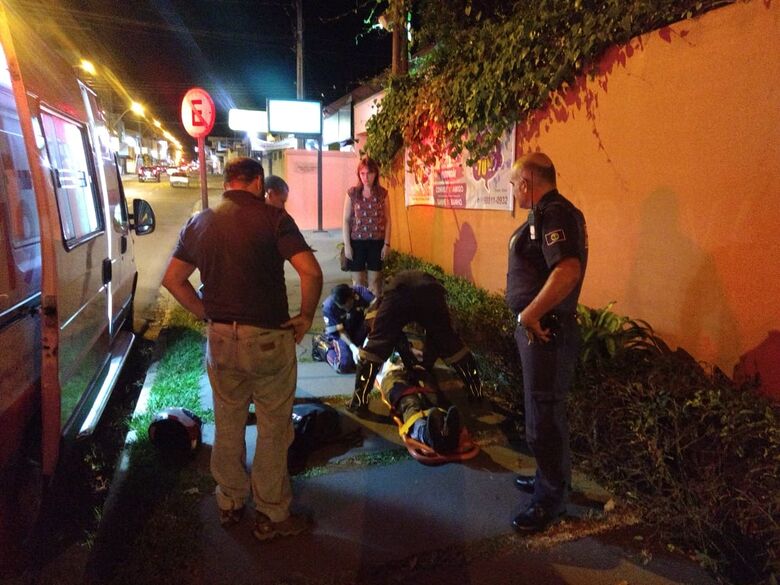 Após ser ‘fechado’, motociclista sofre queda no Santa Felícia - Crédito: Luciano Lopes