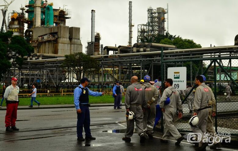 Preço da gasolina nas refinarias da Petrobras sobe 1,02% - Crédito: Rosa Rovena/Agência Brasil