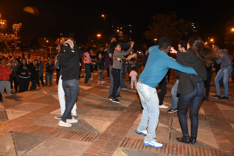 Baile para Todos agita a Praça da 15 - Crédito: Divulgação