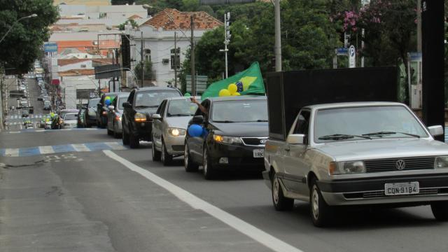 Carreata em apoio a Bolsonaro acontece neste domingo em São Carlos - Crédito: Folha SCR