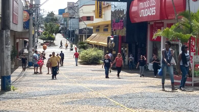 Comércio de São Carlos terá horário especial no próximo sábado (8) -