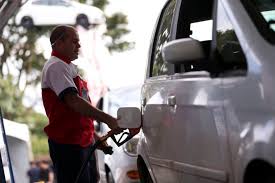 Petrobras eleva gasolina em 2 centavos; diesel permanece inalterado - Crédito: Agência Brasil