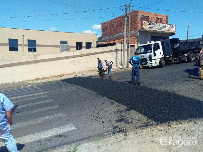 Após reportagem exibida no SCA, Prefeitura implanta lombada em perigosa avenida no Aracy - Crédito: Marco Lucio