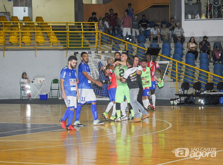 Em jogo emocionante, São Carlos Futsal despacha Brodósqui e pega Bebedouro na final da Copa Record - Crédito: Joyce Batistta