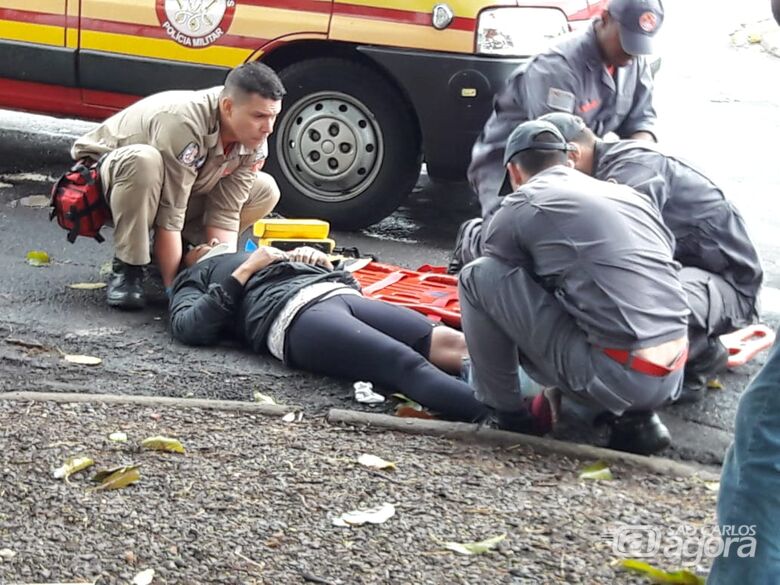 Motociclista fica ferida após colisão - Crédito: Maycon Maximino
