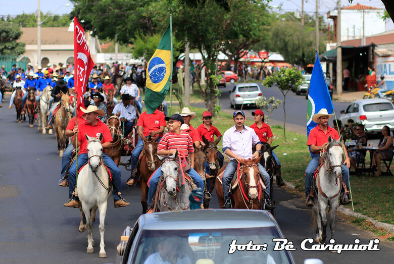Cavalgada de São Francisco de Assis promete agitar o domingo em Ibaté - Crédito: Be Caviquioli