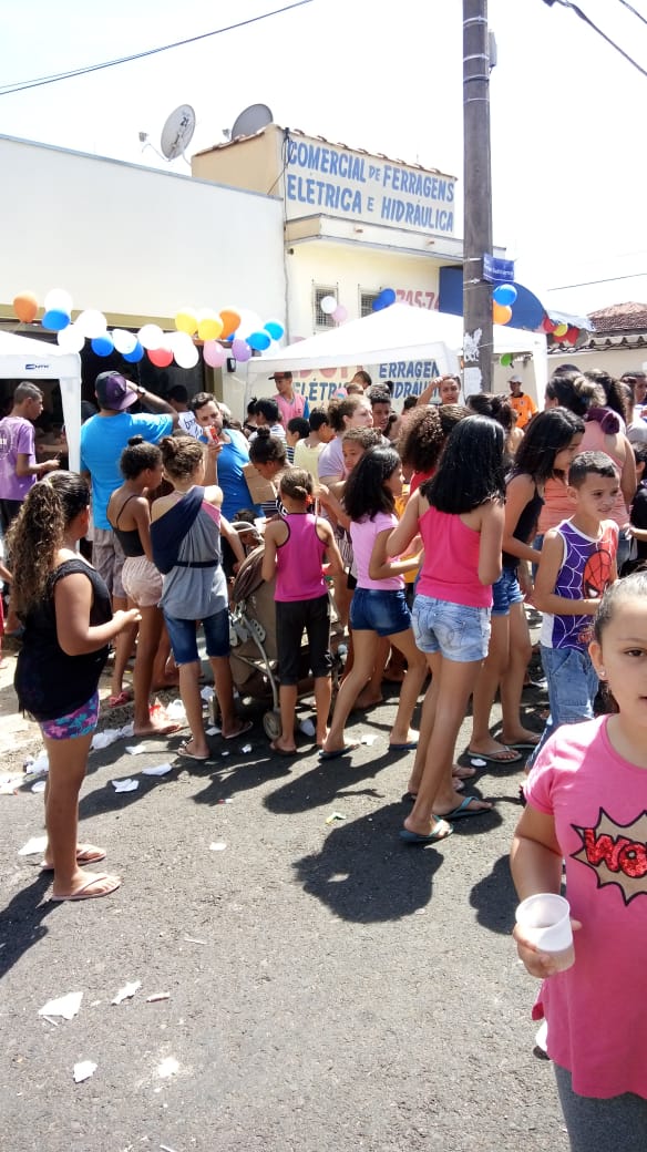 Comerciante proporciona momentos mágicos para 300 crianças no Cruzeiro do Sul - Crédito: Divulgação