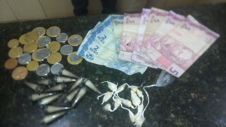 Desempregada é flagrada com crack e cocaína no São Carlos V - Crédito: Arquivo/SCA