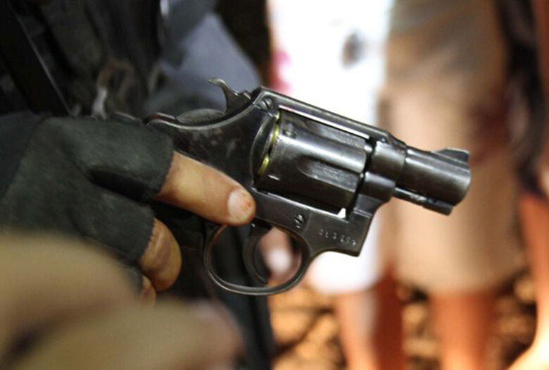 Comerciante fica em estado de choque após ser assaltada por três bandidos -
