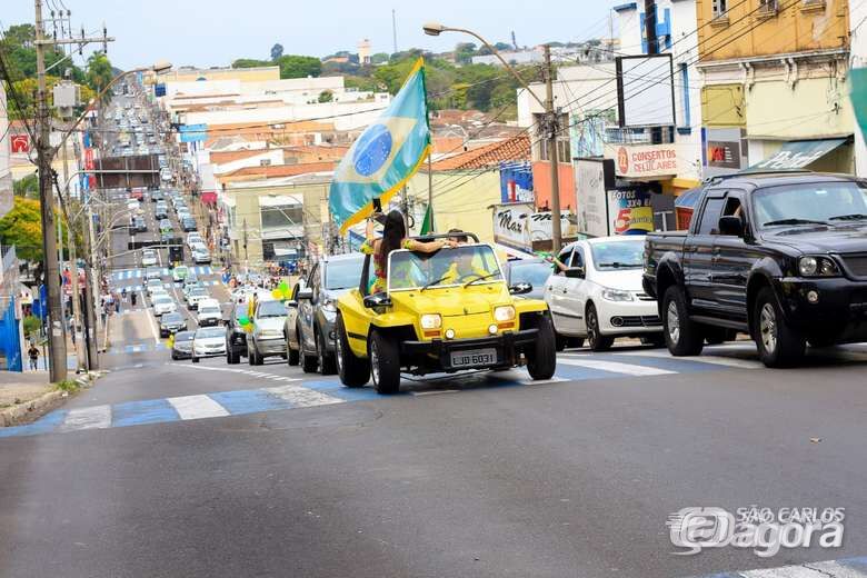 Simpatizantes de Bolsonaro realizam nova carreata em São Carlos - Crédito: Marco Lúcio