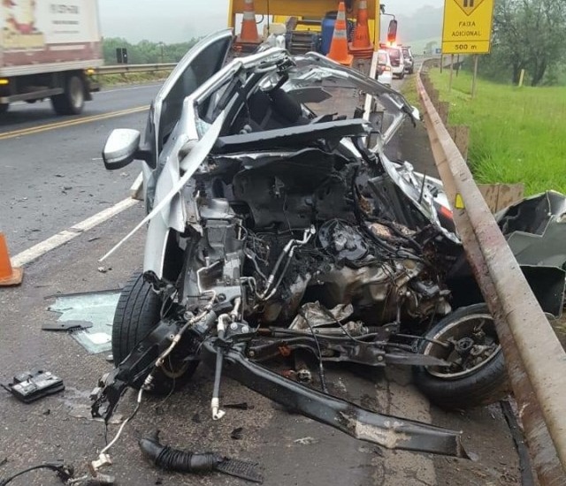Grave acidente mata estudante da UFSCar - Crédito: Foto Grupo Rio Claro/Whatsapp