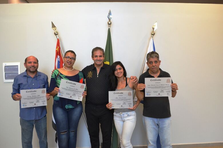 Ibateenses se formam no curso de auxiliar administrativo - Crédito: Divulgação