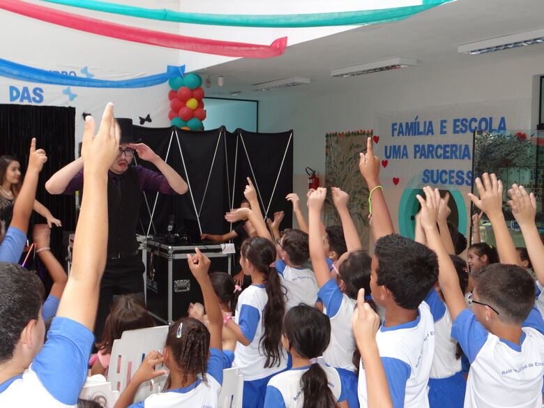 Escolas municipais de Ibaté iniciam comemorações para homenagear os alunos - Crédito: Divulgação