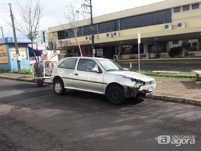 Durante fuga, ladrões colidem carro furtado no Boa Vista - Crédito: Maycon Maximino