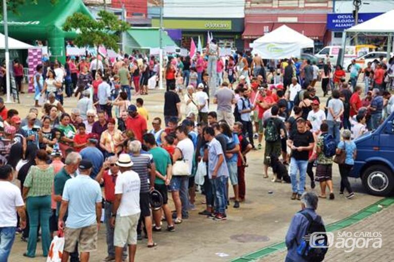 Comércio em Ação da Acisc reúne milhares de pessoas na Praça do Mercado - Crédito: Divulgação