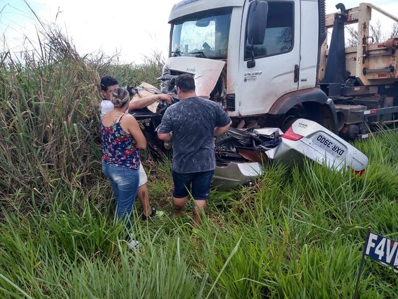 Duas pessoas morrem em grave acidente em cidade da região - Crédito: X Tudo Ribeirão
