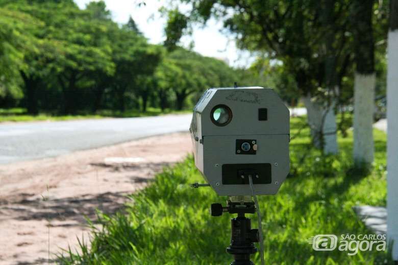 Confira a localização dos radares e das equipes de tapa-buraco nesta segunda-feira - 