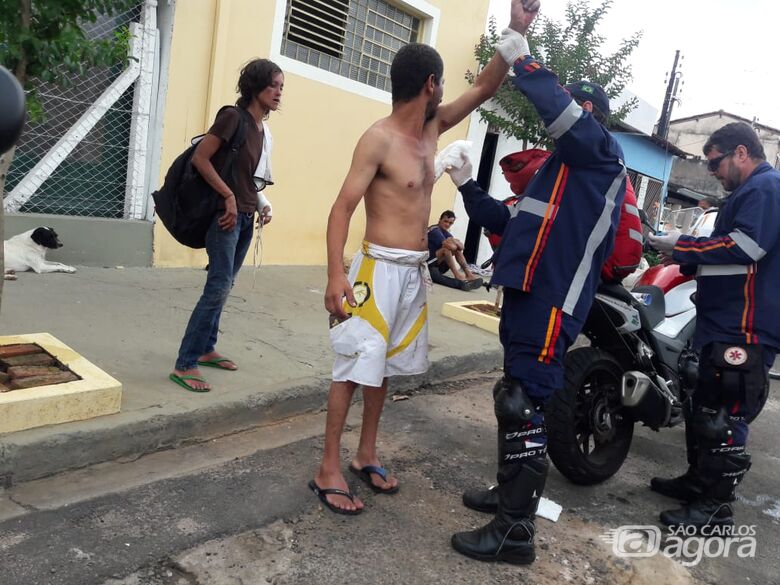 Homens saem no tapa no Paulistano e um deles é agredido a garrafadas - Crédito: Maycon Maximino