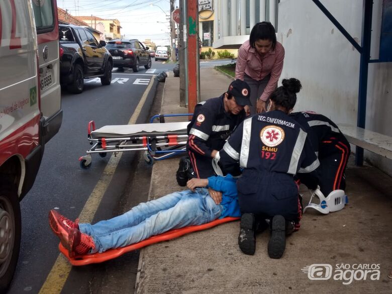 Motociclista fica ferido após ser atingido por carro no Centro - Crédito: Luciano Lopes