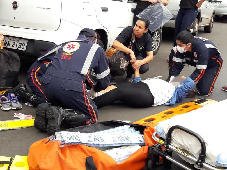 Menina de 10 anos é atropelada no centro de São Carlos - Crédito: Maycon Maximino